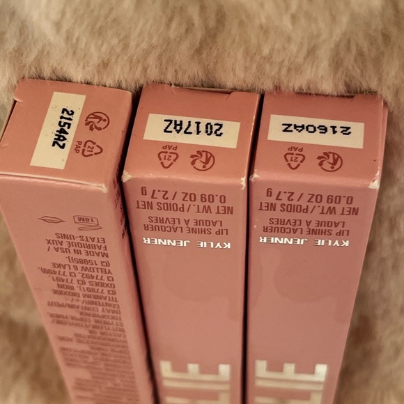 Kylie Cosmetics LOT OF 13 NWT lip kits/lip kits/gloss/etc - Picture 12 of 16